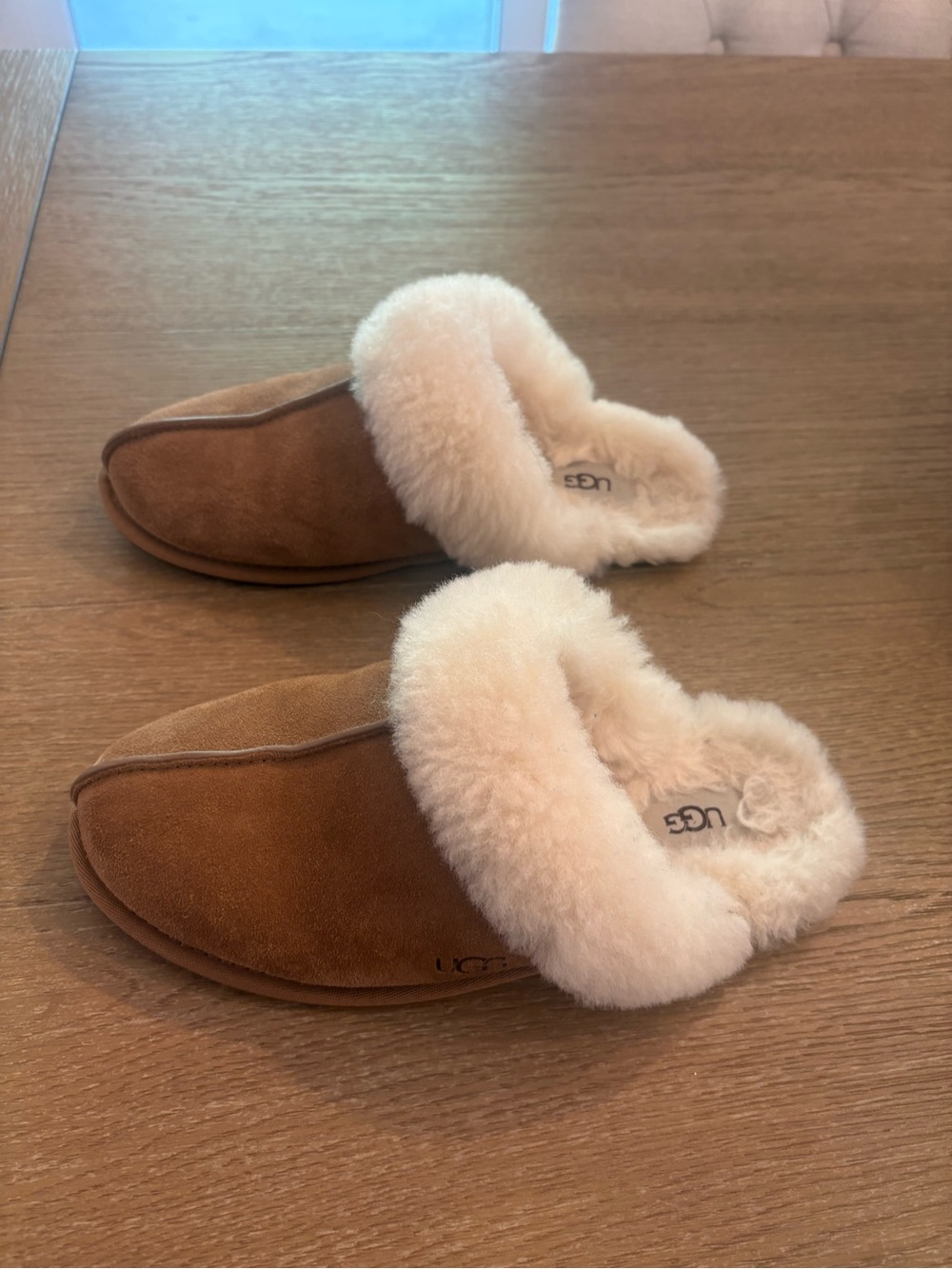 UGG Chestnut Sheepskin Lined Women's Slippers size 8